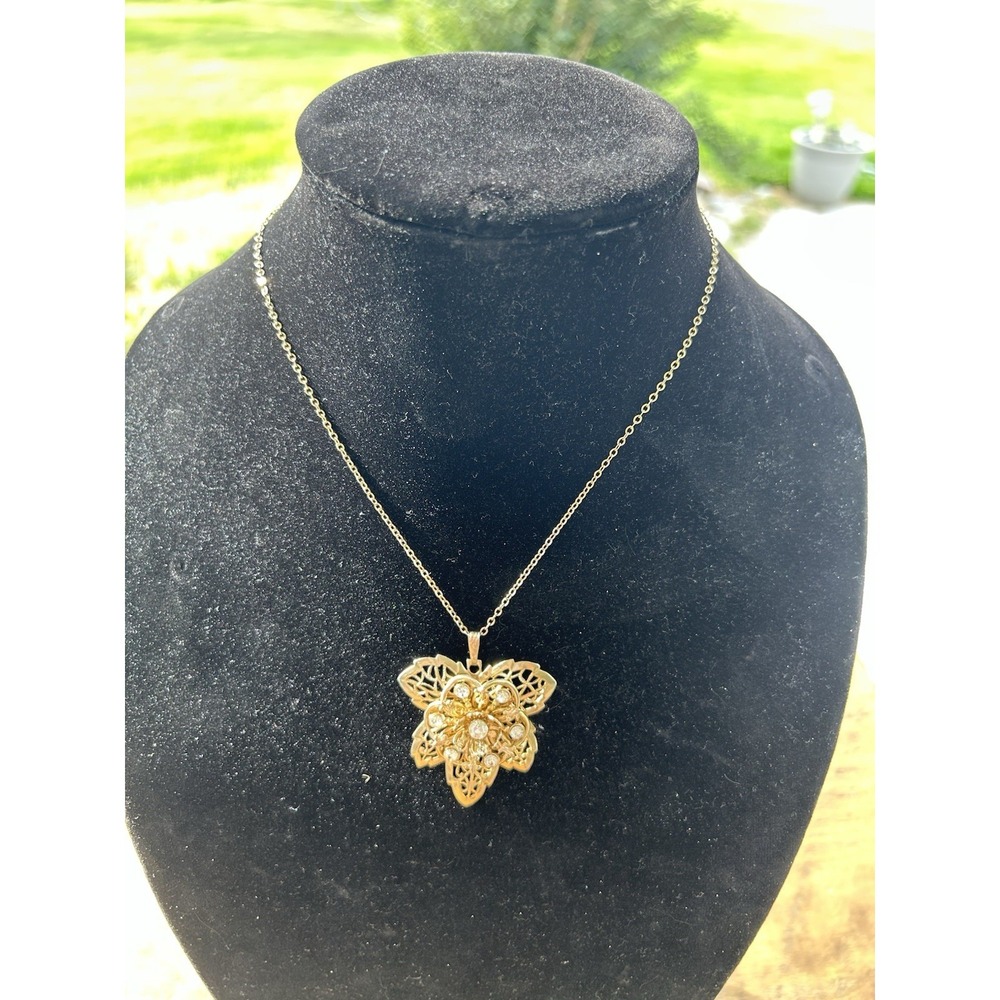 Vintage Gold Tone Filigree Flower Pendant Necklace Clear Rhinestone Floral 18"
